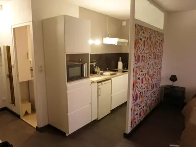 Cuisine ou kitchenette dans l'établissement Vert Marin