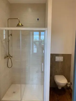 Salle de bains dans l'établissement CHAMBRE 1 Balcon