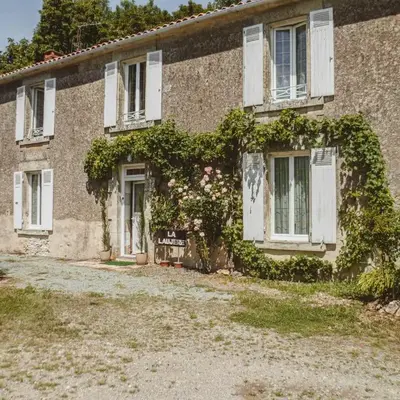 LA LAUJÈRE Chambres d'hôtes ROMANCE