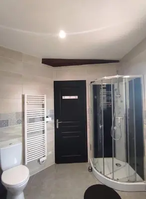 Salle de bains dans l'établissement Logis de la Passerelle