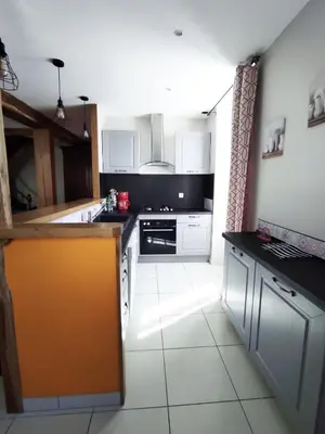 Cuisine ou kitchenette dans l'établissement Logis de la Passerelle