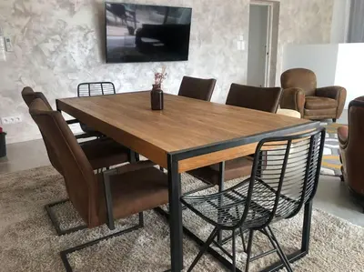 Télévision ou salle de divertissement dans l'établissement Villa Exceptionnelle Piscine et Jardin privé Séjour Haut de gamme proche La Rochelle