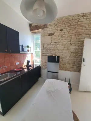 Cuisine ou kitchenette dans l'établissement Maison Laurenza/ La Liversoise