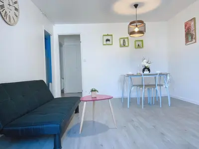 Plan de l'établissement Apt 67m2 hyper centre: 2 chambres, cuisine TV wifi