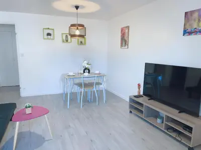Plan de l'établissement Apt 67m2 hyper centre: 2 chambres, cuisine TV wifi