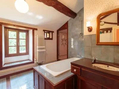 Salle de bains dans l'établissement Holiday Home Au bord du canal by Interhome