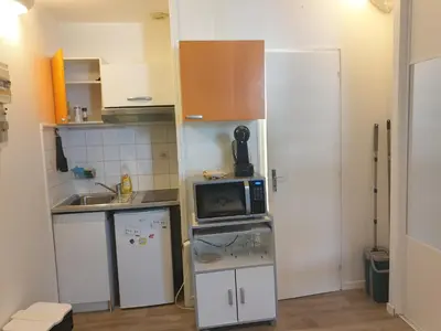 Cuisine ou kitchenette dans l'établissement Studio Simplicien *Cosy* plein centre ville de Poitiers *TV* Wifi *Café*