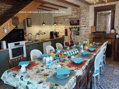 Cuisine ou kitchenette dans l'établissement L'Ecrin des Roches