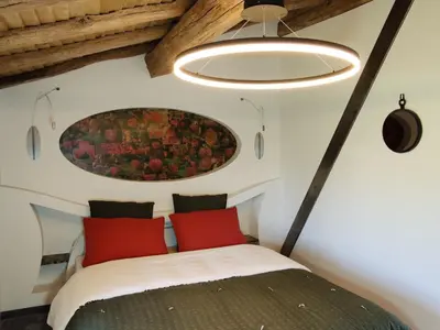 Un ou plusieurs lits dans un hébergement de l'établissement Gîte d'Architecte 6 Pers. avec Terrasse et Jardin à Pissotte - FR-1-426-480