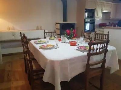 Cuisine ou kitchenette dans l'établissement Charmante maison de campagne