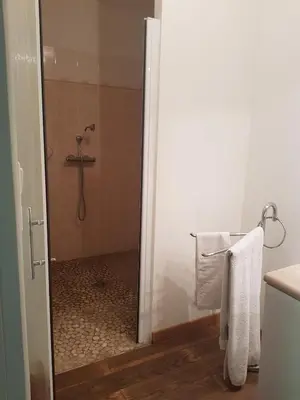Salle de bains dans l'établissement Charmante maison de campagne