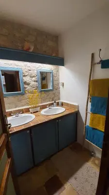Salle de bains dans l'établissement La Charmentaise