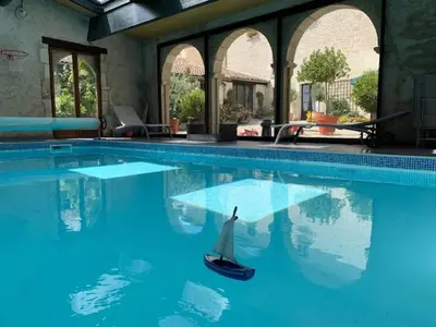 Piscine de l'établissement Gite du Logis de la Roche - Niort - Chauray ou située à proximité