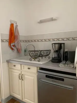 Cuisine ou kitchenette dans l'établissement Gite du Logis de la Roche - Niort - Chauray