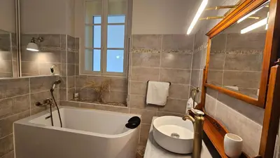 Salle de bains dans l'établissement Chateau de Mornay
