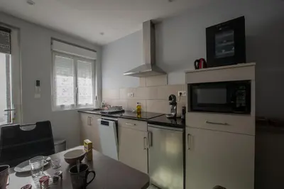 Cuisine ou kitchenette dans l'établissement Le petit monas