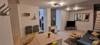Télévision ou salle de divertissement dans l'établissement Maisonnette design Le Cosy - Marché à 3mn à pied - Parking gratuit à 50m - Amazon Prime -