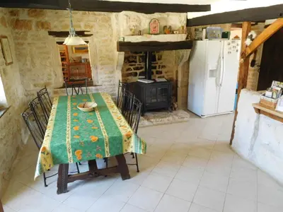 Cuisine ou kitchenette dans l'établissement Chatenet self catering stone House for 2 South West France