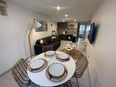 Cuisine ou kitchenette dans l'établissement Le Boinot - Patio privé, wifi haut débit, Netflix, stationnement gratuit