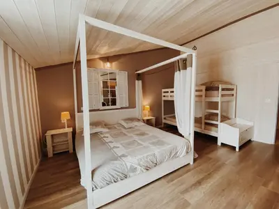 Un ou plusieurs lits dans un hébergement de l'établissement Domaine de Saint Florent - Piscine & Spa
