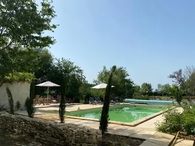 Piscine de l'établissement Chambres des Lunes ou située à proximité