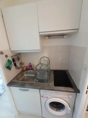 Cuisine ou kitchenette dans l'établissement Studio confort proche cure et port de plaisance