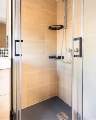 Salle de bains dans l'établissement Appartement T2- Le bon accueil / WIFI / PARKING