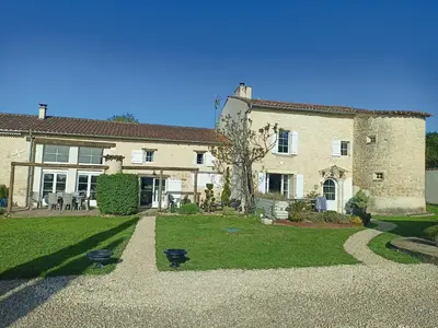 Jardin de l'établissement Gîte de charme dans ancienne seigneurie