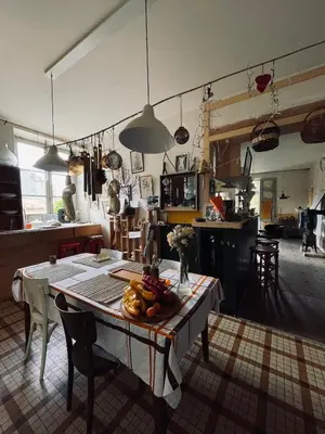 Nourriture dans le séjour chez l'habitant ou à proximité