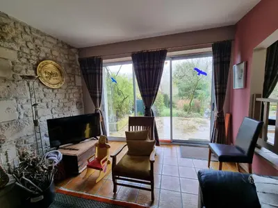 Télévision ou salle de divertissement dans l'établissement Beautiful large stylish villa centrally located in Pons