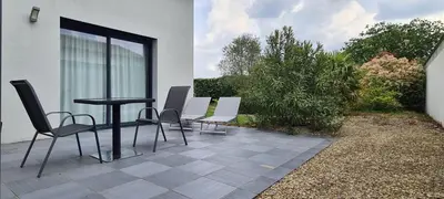 Jardin de l'établissement EMLAVIE - Maison familiale OU Loft SPA - à 3km Futuroscope