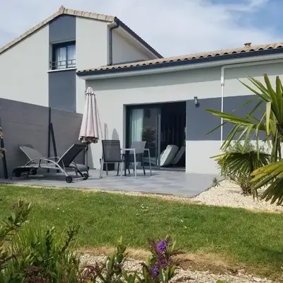 EMLAVIE - Maison familiale OU Loft SPA - à 3km Futuroscope