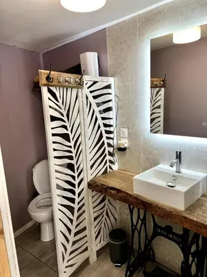 Salle de bains dans l'établissement L’Atelier de René Futuroscope