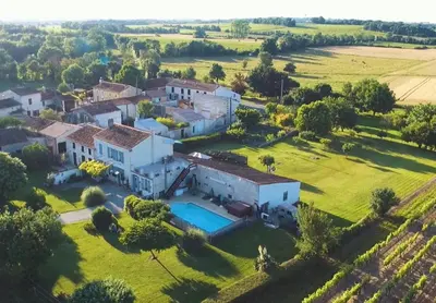 Piscine de l'établissement 3 Bed House - Sleeps 6 - Pool - HotTub - Garden ou située à proximité