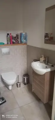 Salle de bains dans l'établissement Maison proche centre ville