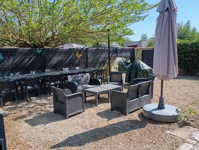 Jardin de l'établissement L’entre deux vignes