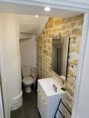 Salle de bains dans l'établissement RUFFEC 14 1D