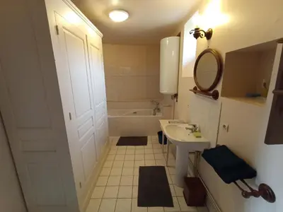 Salle de bains dans l'établissement Maison de ville de 95M2