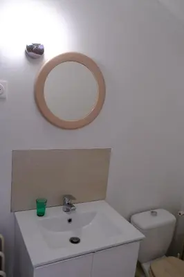 Salle de bains dans l'établissement Le Clou