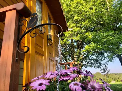 Jardin de l'établissement Roulotte La Chouette des Granges