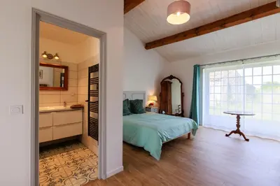 Un ou plusieurs lits dans un hébergement de l'établissement La Roche des Bois, maison classée *** (8 pers)