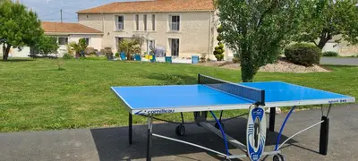 Tennis de table au sein de l'établissement Gîte La Gloriette proche Futuroscope ou à proximité