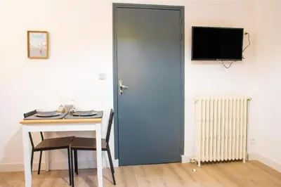 Télévision ou salle de divertissement dans l'établissement Le Carnot, à 50m de la gare de Poitiers !