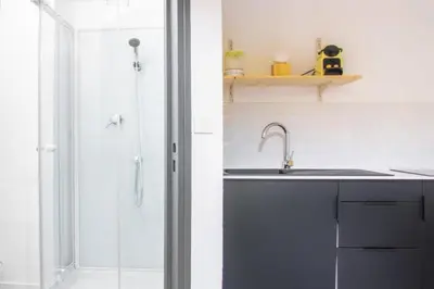 Cuisine ou kitchenette dans l'établissement Le Carnot, à 50m de la gare de Poitiers !