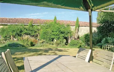 Jardin de l'établissement Amazing Home In Rioux