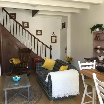Montemboeuf - Cottage - Sleeps 2 - Parking