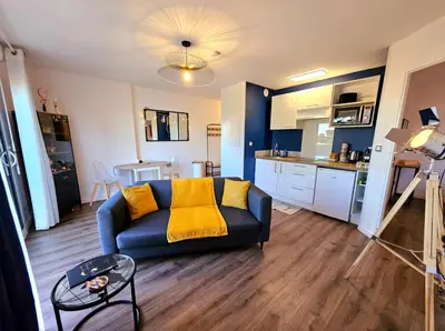 Cuisine ou kitchenette dans l'établissement Appartement Résidentiel avec parking/Proche Centre