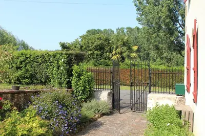 Jardin de l'établissement La Maison du Passeur