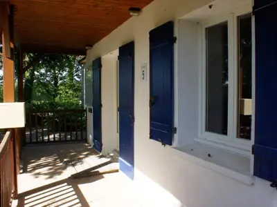 Balcon ou terrasse dans l'établissement Villa in Les Forges with Golf and Pool