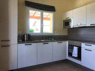 Cuisine ou kitchenette dans l'établissement Villa in Les Forges with Golf & Pool Access